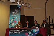 Foto 67.17 Canarias contra el Cáncer La Laguna. Acto Inaugural, con Antonio Cabrera, secretario del ICIC (i), Blanca Pérez, Concejal de Asuntos Sociales del Ayto. de La Laguna, Nicolás Díaz Chico (Director del ICIC) y el Concejal de Sanidad del Ayto. La Laguna. 